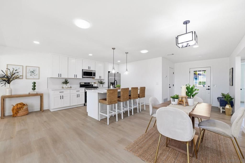Image 10 of property listing at 313 San Dimas Ave, Oceanside, CA 92057
