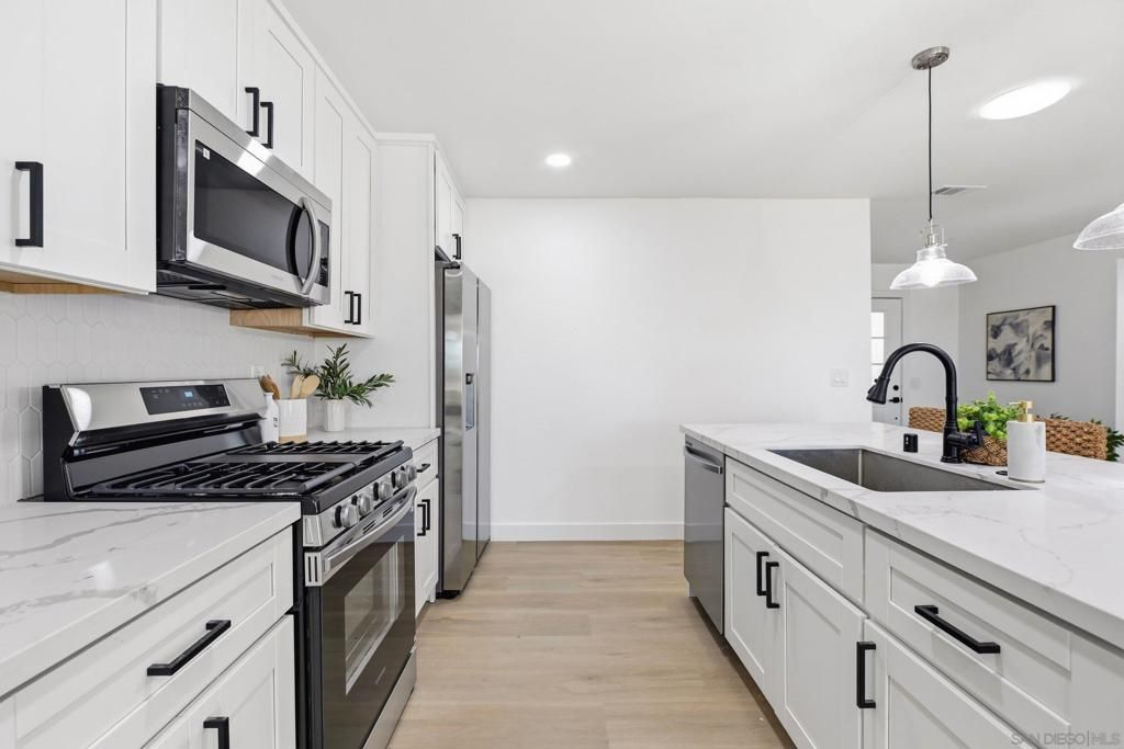 Image 11 of property listing at 313 San Dimas Ave, Oceanside, CA 92057