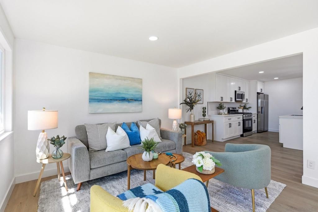 Image 14 of property listing at 313 San Dimas Ave, Oceanside, CA 92057