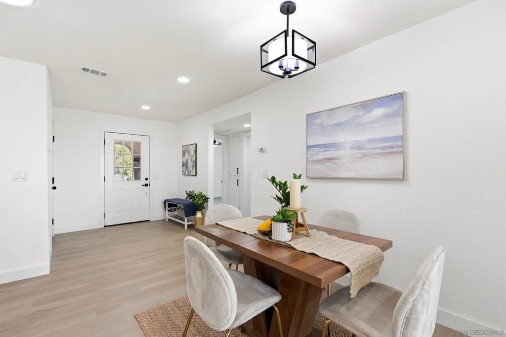 Image 16 of property listing at 313 San Dimas Ave, Oceanside, CA 92057