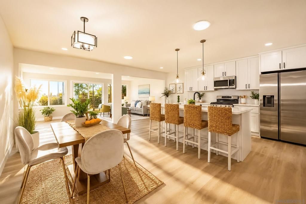 Image 2 of property listing at 313 San Dimas Ave, Oceanside, CA 92057