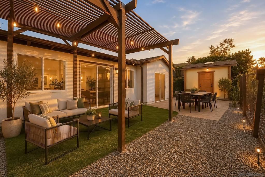 Image 4 of property listing at 313 San Dimas Ave, Oceanside, CA 92057