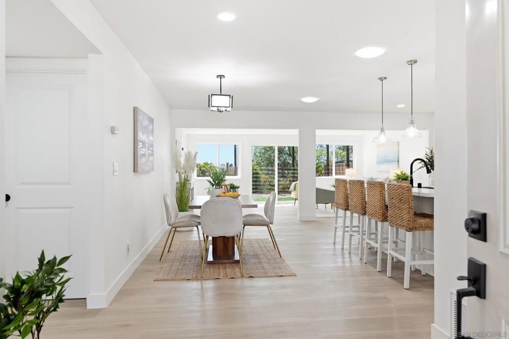 Image 5 of property listing at 313 San Dimas Ave, Oceanside, CA 92057