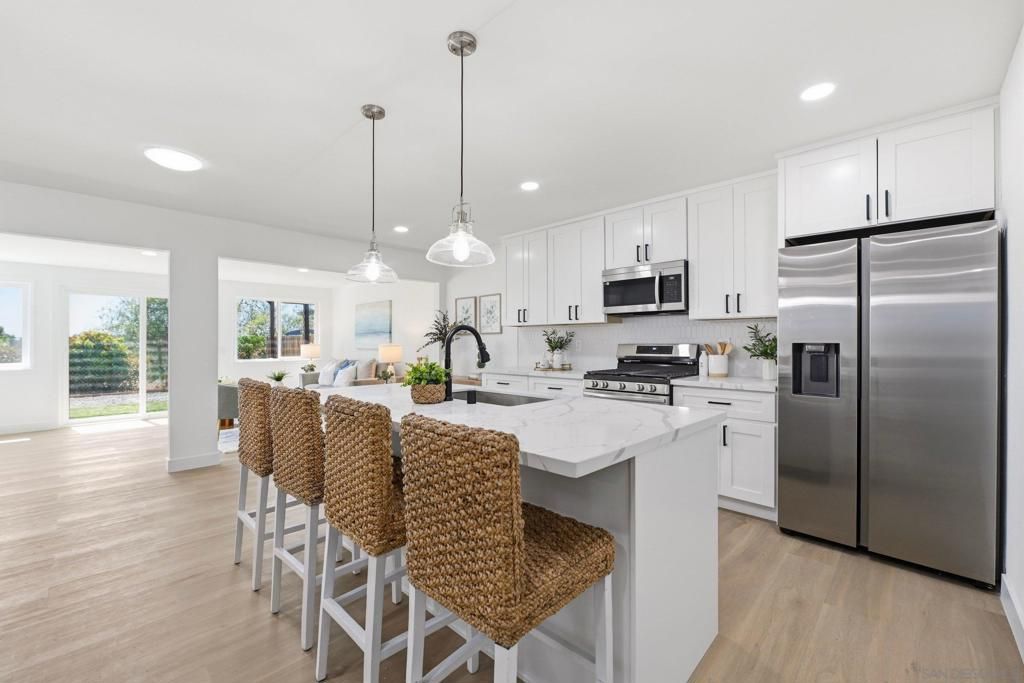 Image 7 of property listing at 313 San Dimas Ave, Oceanside, CA 92057