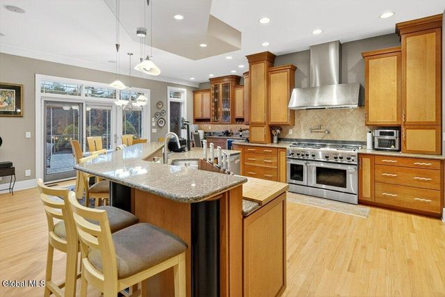 29 Alva Road, Niskayuna, NY 12309