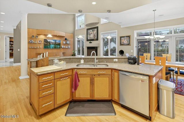 29 Alva Road, Niskayuna, NY 12309