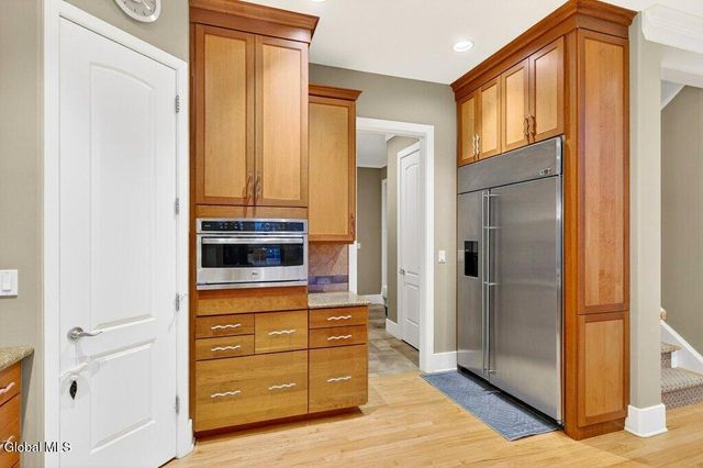 29 Alva Road, Niskayuna, NY 12309