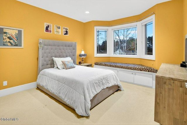 29 Alva Road, Niskayuna, NY 12309