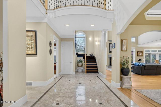 29 Alva Road, Niskayuna, NY 12309