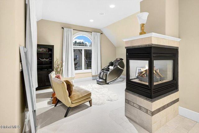 29 Alva Road, Niskayuna, NY 12309