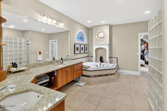 29 Alva Road, Niskayuna, NY 12309