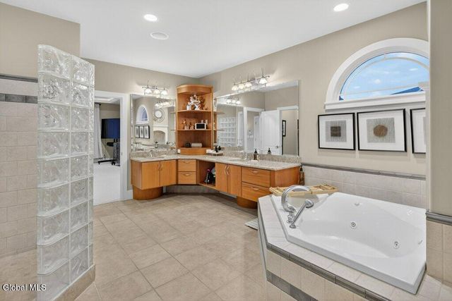 29 Alva Road, Niskayuna, NY 12309