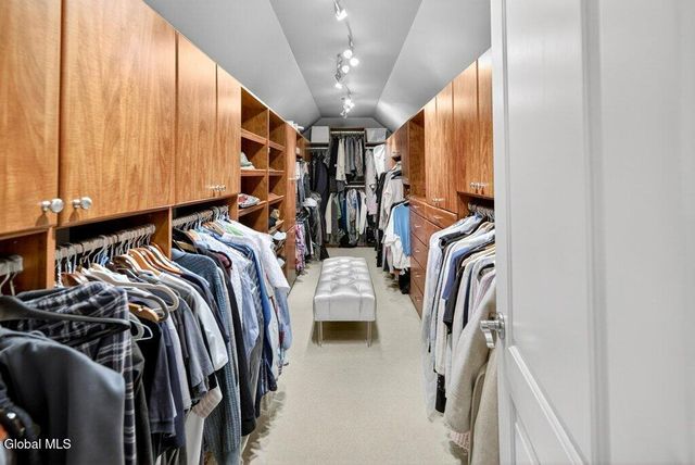 29 Alva Road, Niskayuna, NY 12309