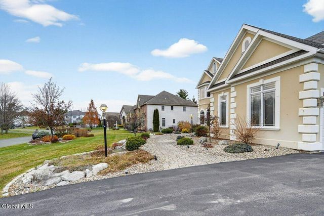 29 Alva Road, Niskayuna, NY 12309