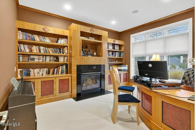 29 Alva Road, Niskayuna, NY 12309