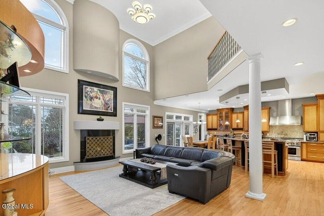 29 Alva Road, Niskayuna, NY 12309