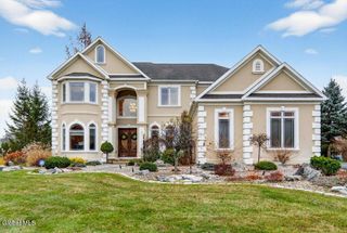 29 Alva Road, Niskayuna, NY 12309