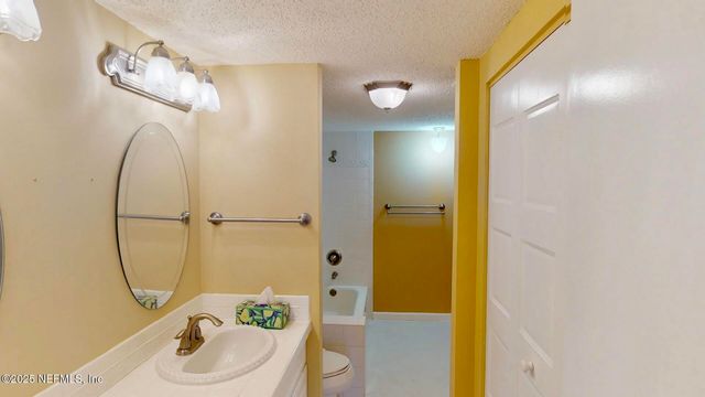 8777 COMO LAKE Drive, Jacksonville, FL 32256