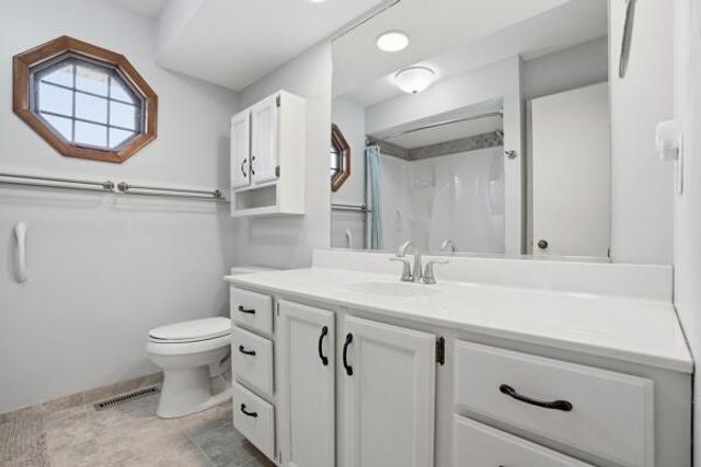 1547 W 99th Avenue, Crown Point, IN 46307