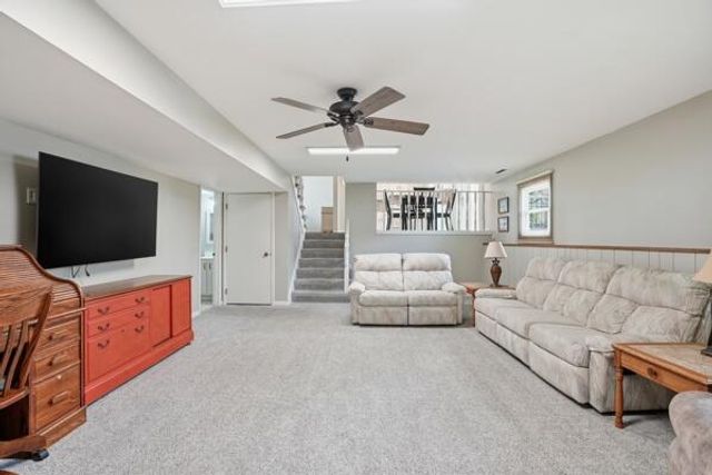 1547 W 99th Avenue, Crown Point, IN 46307