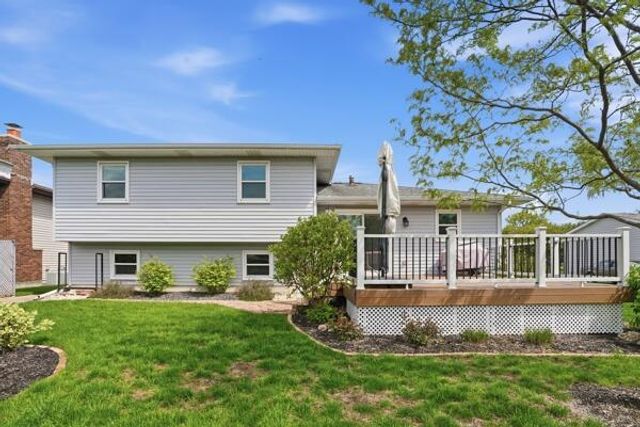 1547 W 99th Avenue, Crown Point, IN 46307