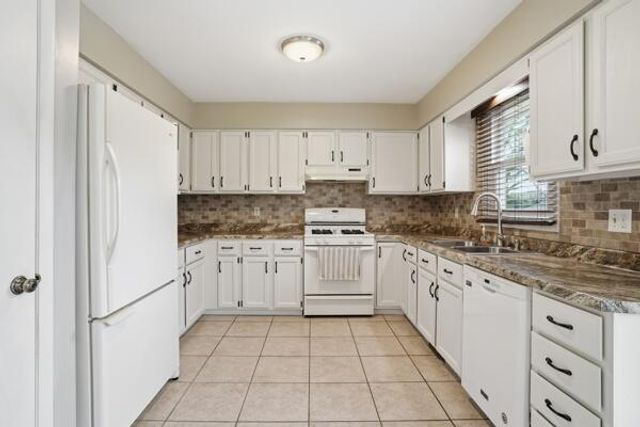 1547 W 99th Avenue, Crown Point, IN 46307