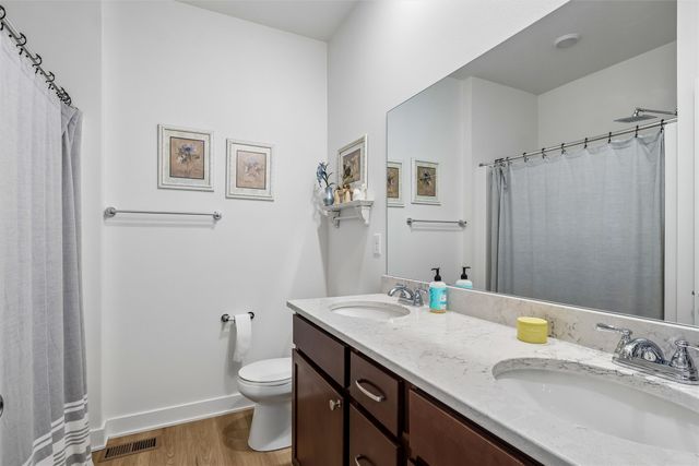 1005 Gray Avenue, Waukee, IA 50263