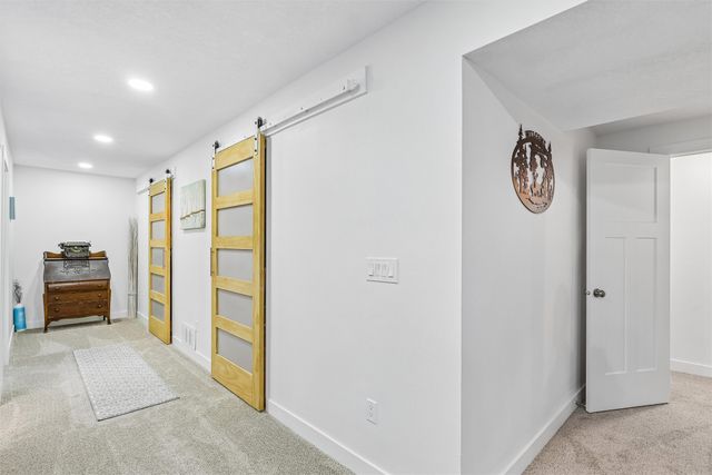 1005 Gray Avenue, Waukee, IA 50263