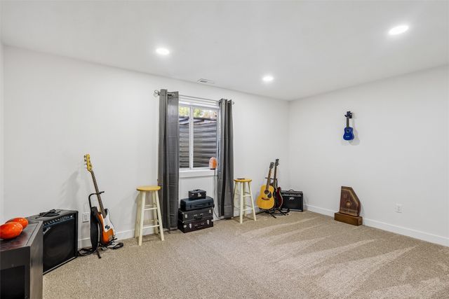 1005 Gray Avenue, Waukee, IA 50263
