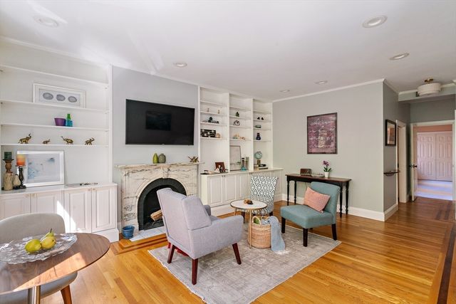 63 W Cedar St 2, Boston, MA 02114