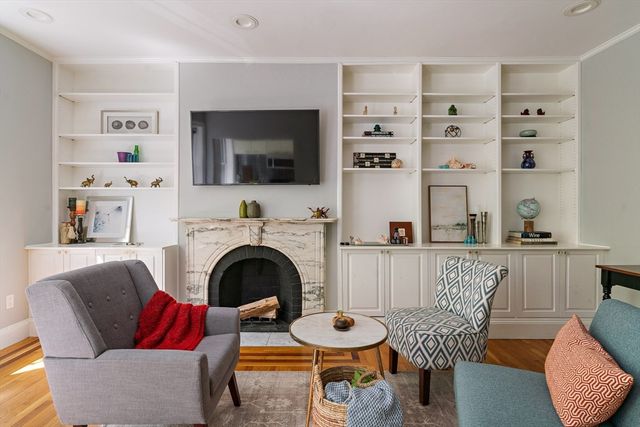 63 W Cedar St 2, Boston, MA 02114