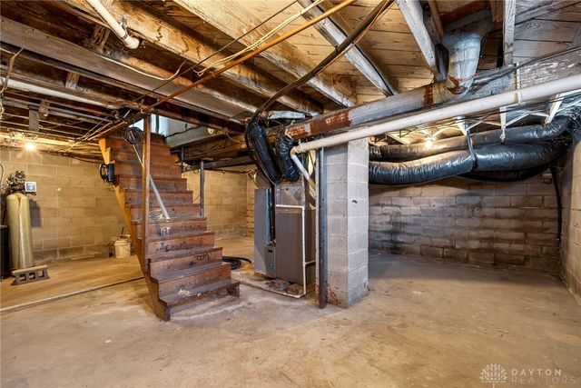 2390 Old Selma Road, Springfield, OH 45505