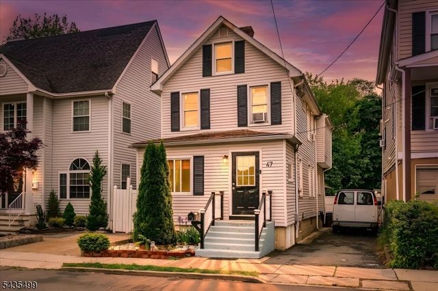 47 Maple St, South River Boro, NJ 08882
