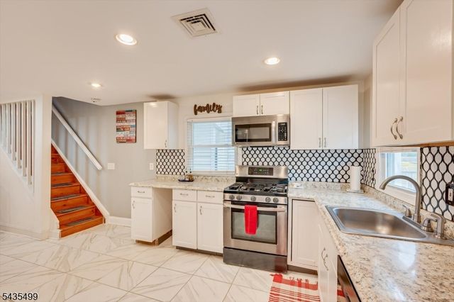 47 Maple St, South River Boro, NJ 08882