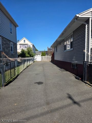 807 Canton St, Elizabeth City, NJ 07202