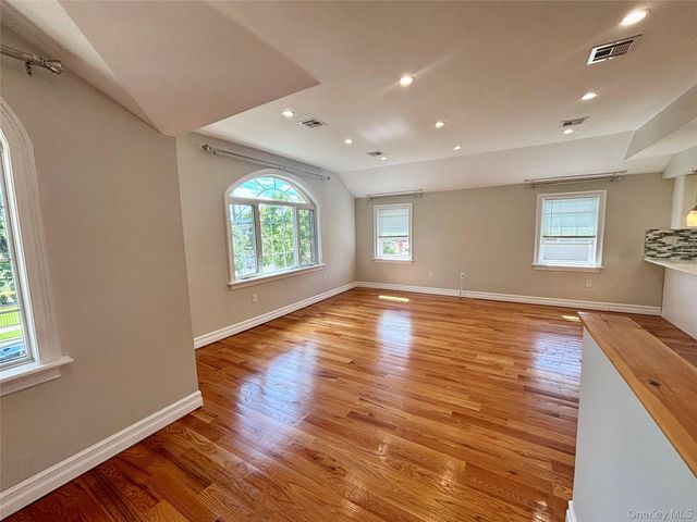 249-11 147th Road 2nd Floor, Rosedale, NY 11422