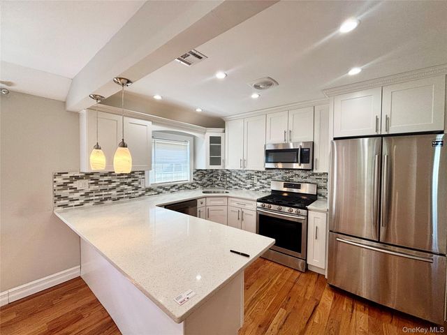 249-11 147th Road 2nd Floor, Rosedale, NY 11422