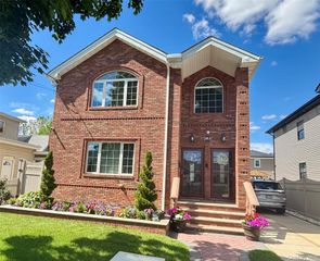 249-11 147th Road 2nd Floor, Rosedale, NY 11422