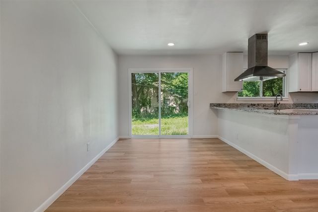 1421 S Scullin Avenue, Denison, TX 75020