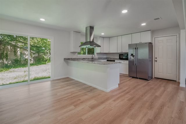 1421 S Scullin Avenue, Denison, TX 75020