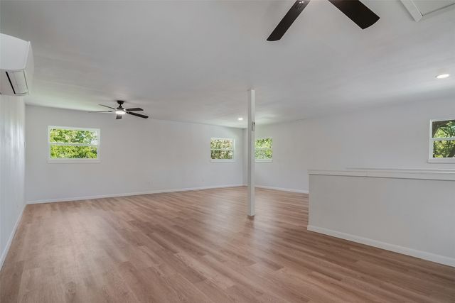 1421 S Scullin Avenue, Denison, TX 75020