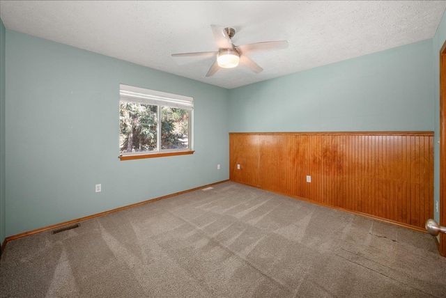 4105 E Center Rd, Mead, WA 99021