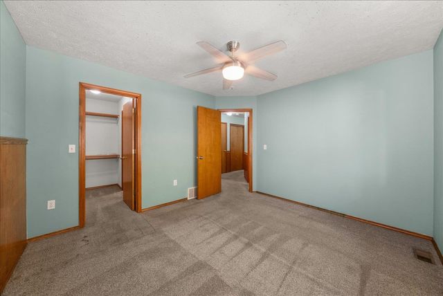 4105 E Center Rd, Mead, WA 99021