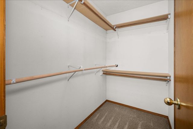 4105 E Center Rd, Mead, WA 99021