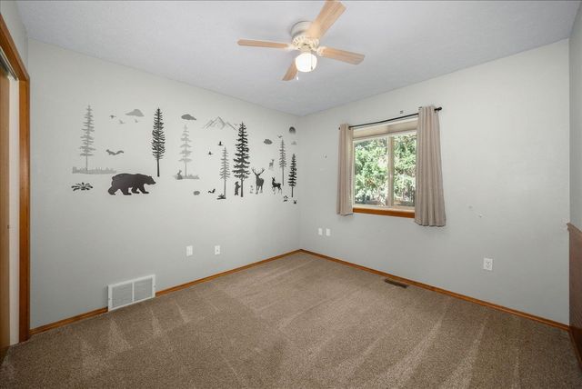 4105 E Center Rd, Mead, WA 99021