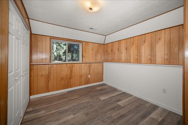 4105 E Center Rd, Mead, WA 99021