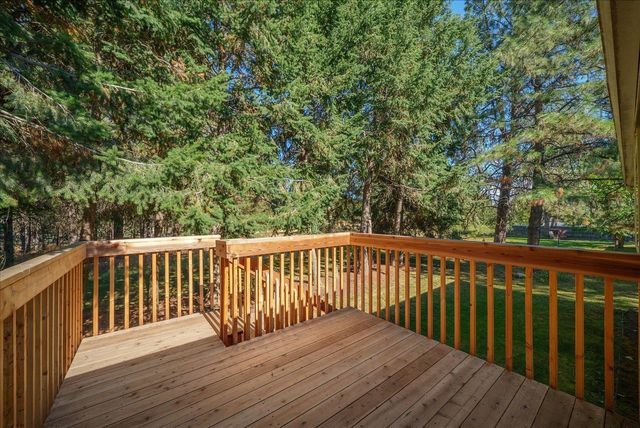 4105 E Center Rd, Mead, WA 99021