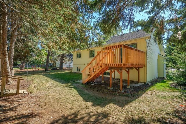 4105 E Center Rd, Mead, WA 99021
