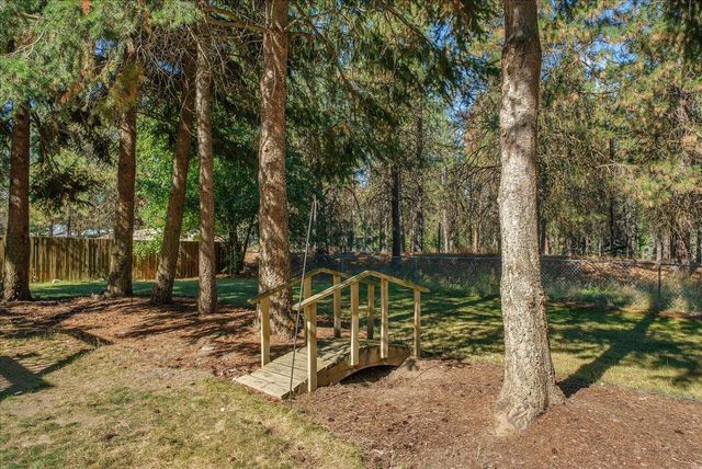 4105 E Center Rd, Mead, WA 99021