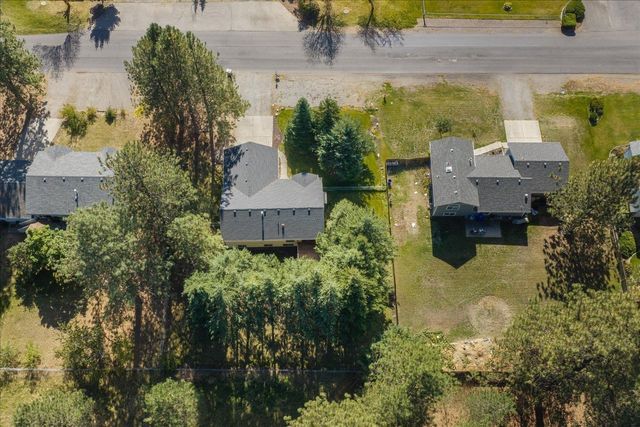 4105 E Center Rd, Mead, WA 99021